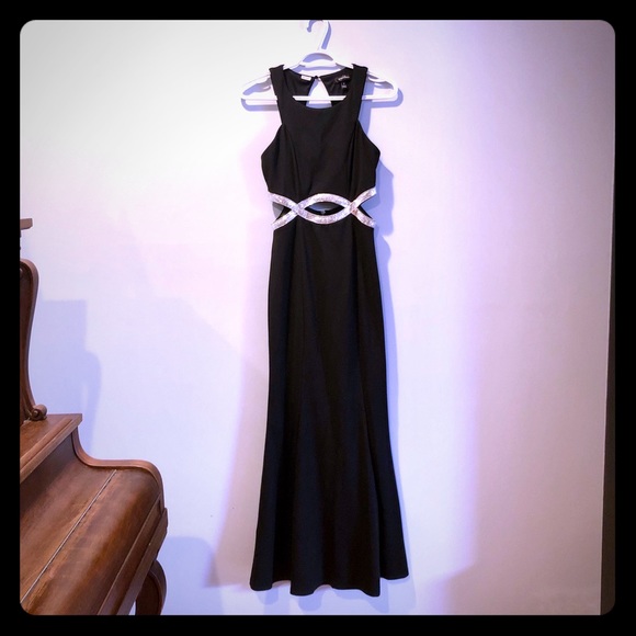 Beautiful Cutout Formal Gown - Picture 6 of 8